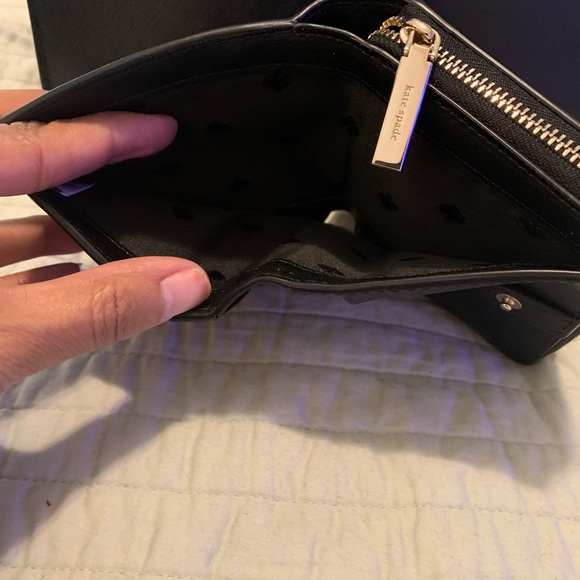 Black kate spade zip around wallet - Picture 4 of 5